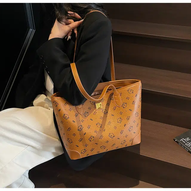FCTOSSR PU Tote
