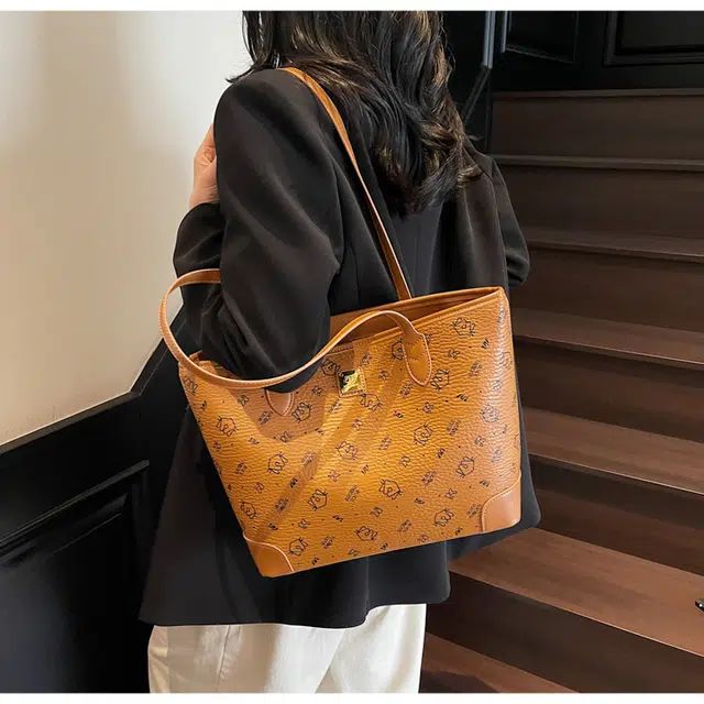 FCTOSSR PU Tote