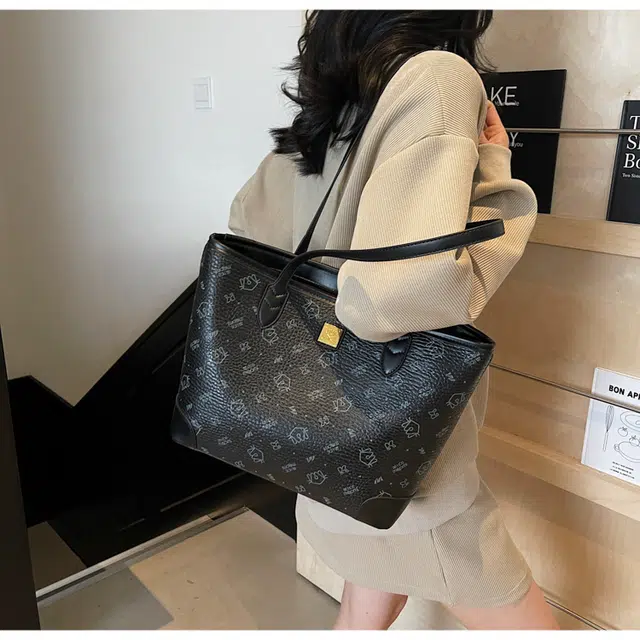 FCTOSSR PU Tote