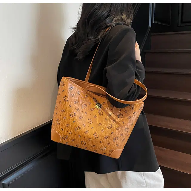 FCTOSSR PU Tote