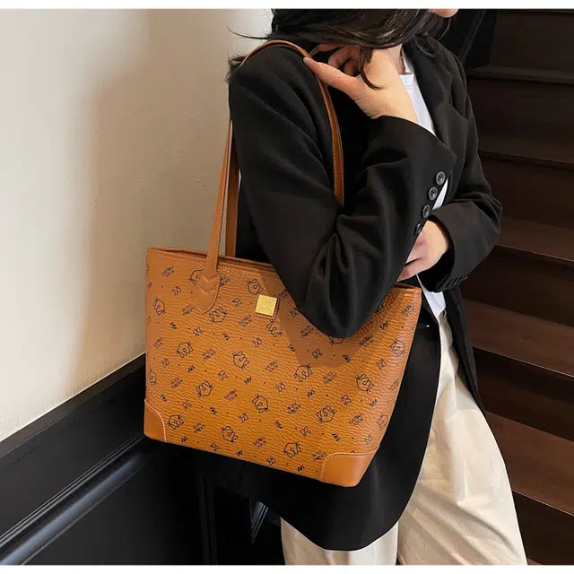 FCTOSSR PU Tote