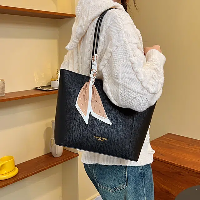 FCTOSSR PU Tote