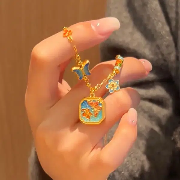 曼卡龙 庄生晓梦系列 梦蝶幸福美满 珐琅工艺 足金 按克计价 黄金项链 女款