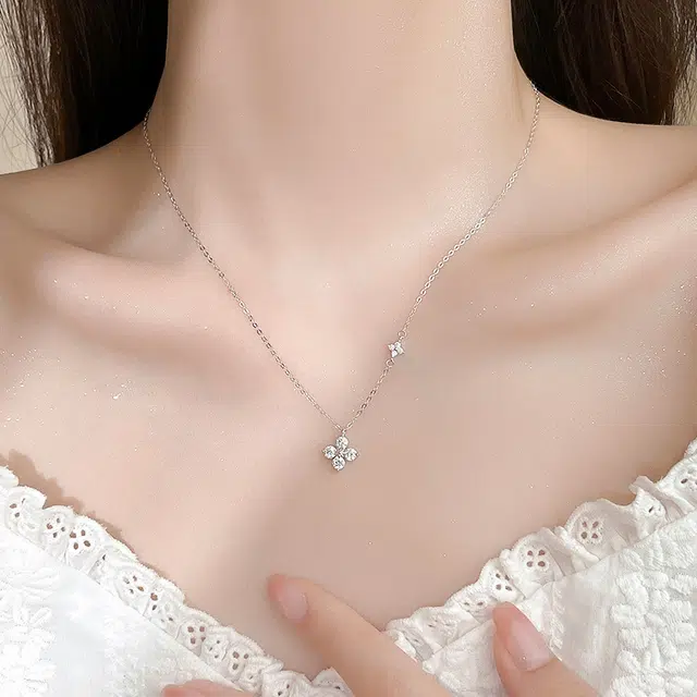 925