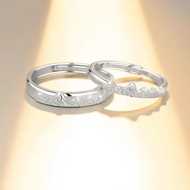 925