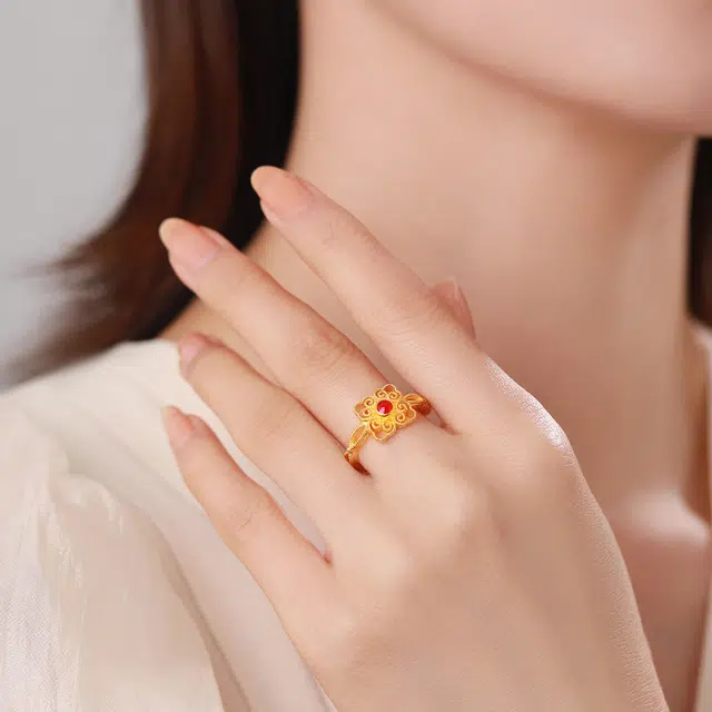 佐卡伊 四方如意古法珐琅镂空 足金 一口价 黄金戒指 女款