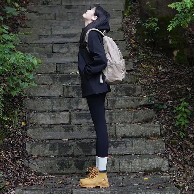 鸿星尔克 大容量书包初高中大学生上课轻便运动通勤纯色百搭高颜值 纺织织物 双肩包 常规 男女同款情侣款 沙丘色