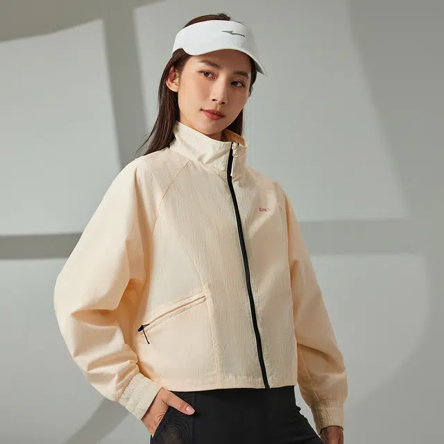 鸿星尔克 综训系列 休闲运动立领户外防风防水长袖夹克 女款 冰川白