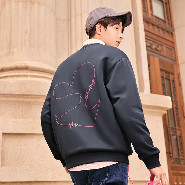 鸿星尔克 生活系列 熊抱爱意趣味字母爱心印花纯色宽松圆领套头卫衣 男款 垠郁灰