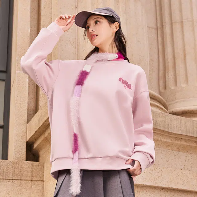 鸿星尔克 生活系列 熊抱爱意趣味字母爱心印花纯色宽松圆领套头卫衣 男款 糖粉色