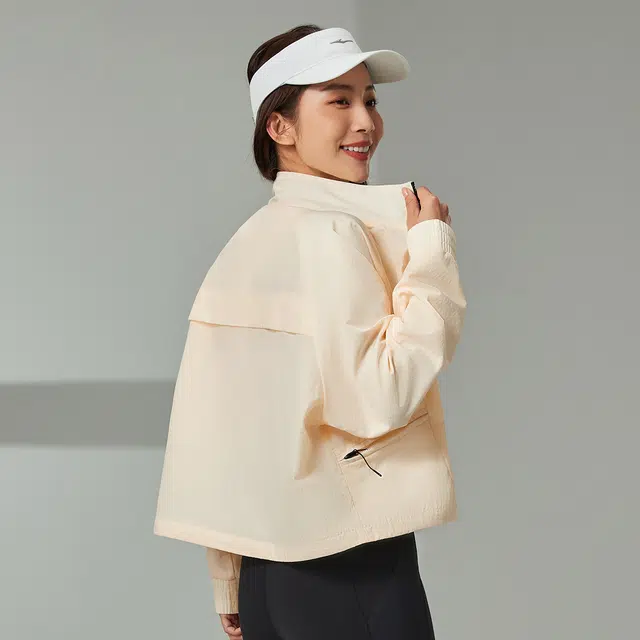 鸿星尔克 综训系列 休闲运动立领户外防风防水长袖夹克 女款 冰川白