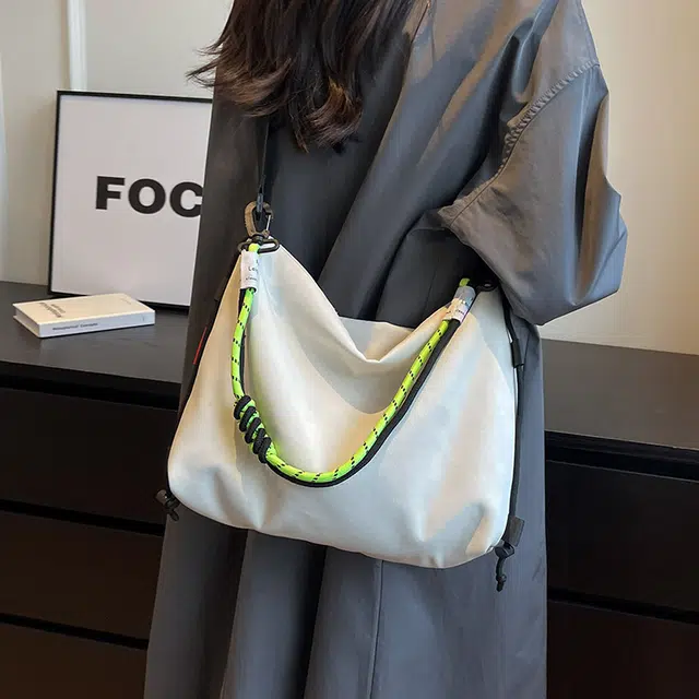 爱尔绅特 时尚简约夏季休闲百搭 布 单肩包 女款 多色