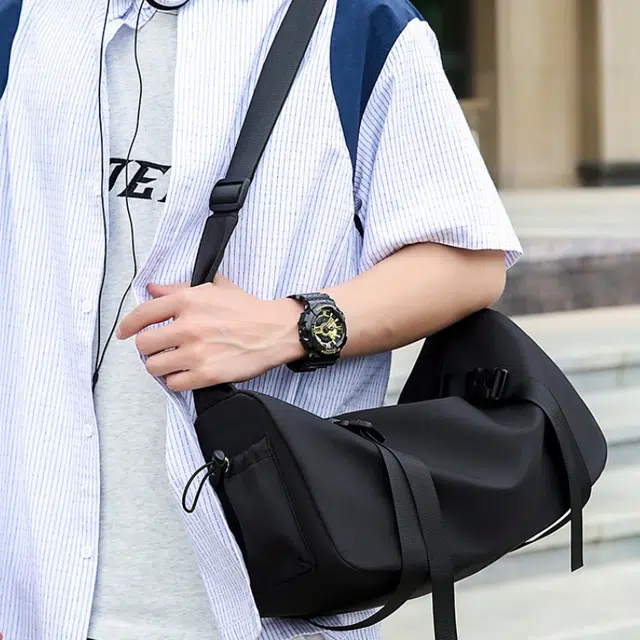 爱尔绅特 防水斜挎包包女大容量百搭休闲运动风 牛津布 单肩包 男女同款情侣款
