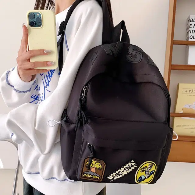 爱尔绅特 字母轻便大容量校园学生舒适休闲书包简约运动旅行背包 尼龙 双肩包 男女同款情侣款 多色