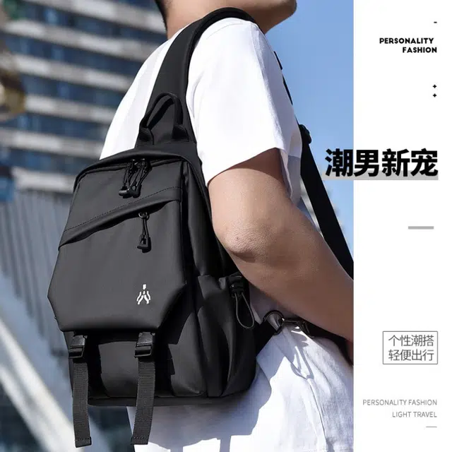 爱尔绅特 胸包 潮牌夏季小包运动背包大容量单肩斜挎包新款斜肩包 男女同款情侣款 牛津布 多色