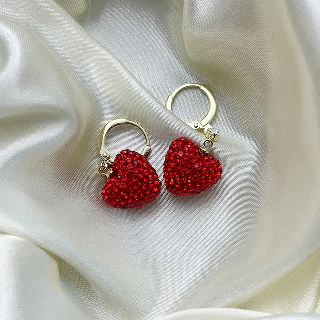 双生恋 红色爱心耳坠锆石桃心小众设计感百搭时尚精致日常通勤约会耳饰轻奢高级感 铜 耳环 女款
