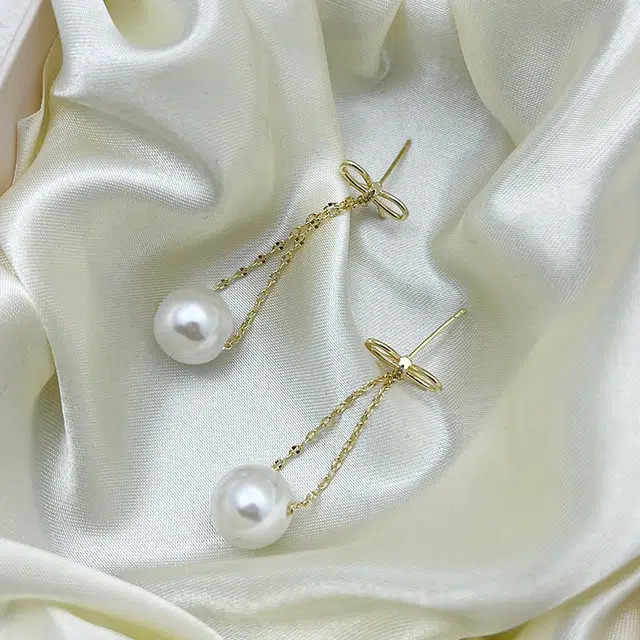 双生恋 蝴蝶结珠小众设计感百搭时尚精致日常通勤约会轻奢高级感 铜 耳环 女款