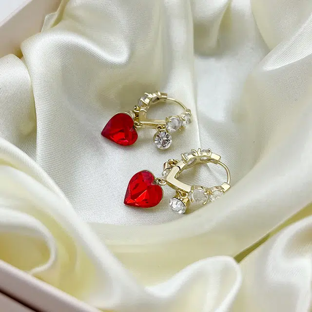 双生恋 爱心小巧耳扣小众设计感百搭时尚精致日常通勤约会耳饰轻奢高级感 铜 耳环 女款