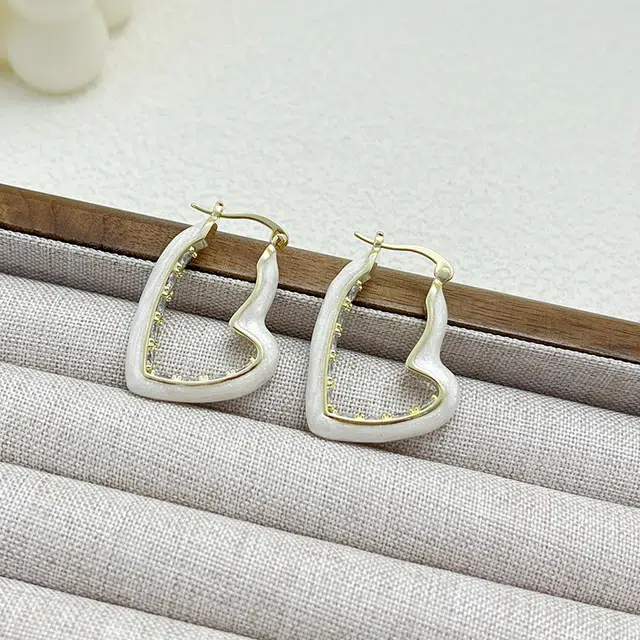 双生恋 爱心滴釉小众设计感百搭时尚精致日常通勤约会耳饰轻奢高级感 铜 耳环 女款