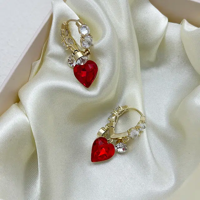 双生恋 爱心小巧耳扣小众设计感百搭时尚精致日常通勤约会耳饰轻奢高级感 铜 耳环 女款