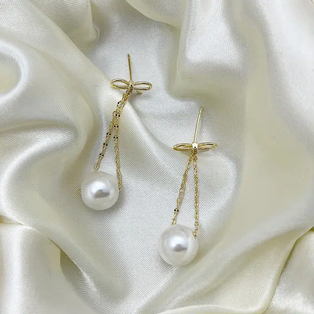 双生恋 蝴蝶结珠小众设计感百搭时尚精致日常通勤约会轻奢高级感 铜 耳环 女款