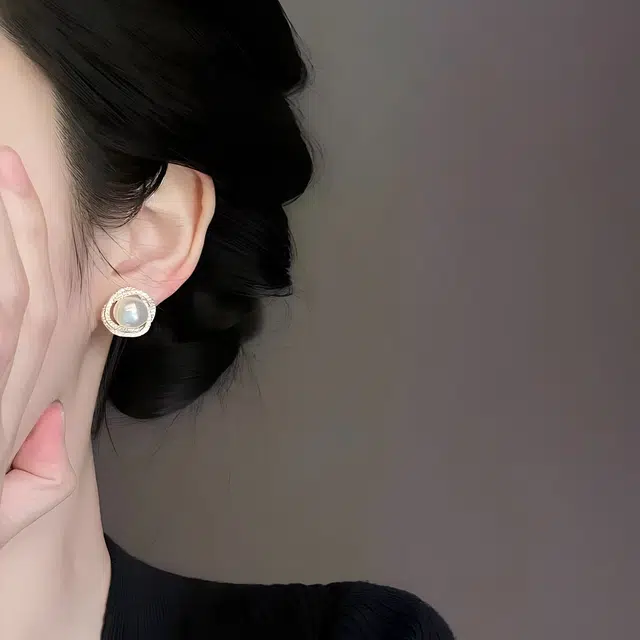 品彩 花朵馒头珠 无耳洞耳饰 轻奢年轻高级感 淡水珍珠 耳夹 女款