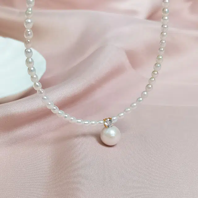 925