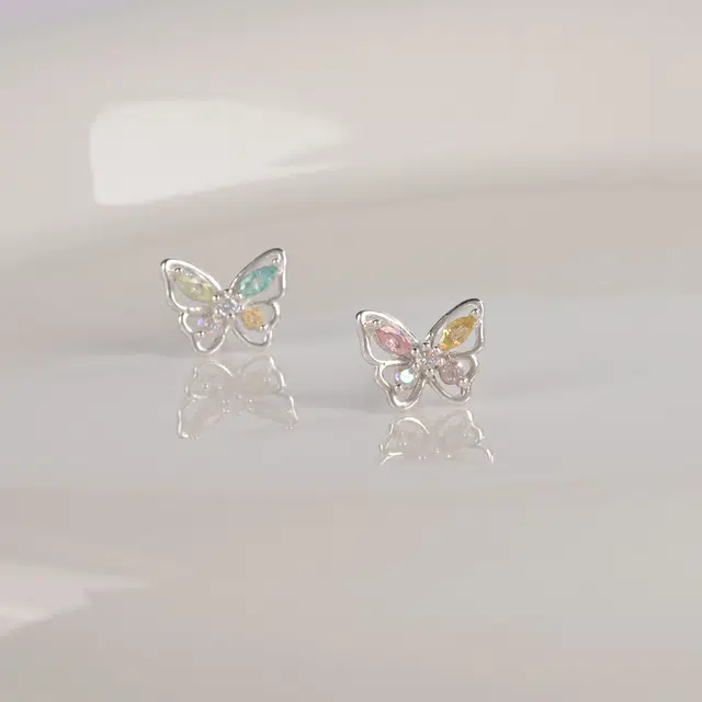 925