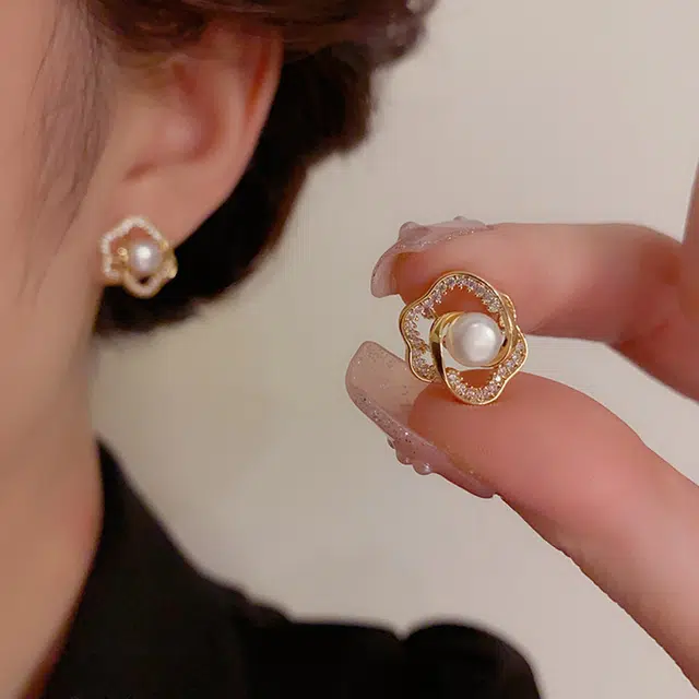 品彩 法式花朵 轻奢高级感 小巧可爱减龄 淡水珍珠 珍珠耳钉 女款