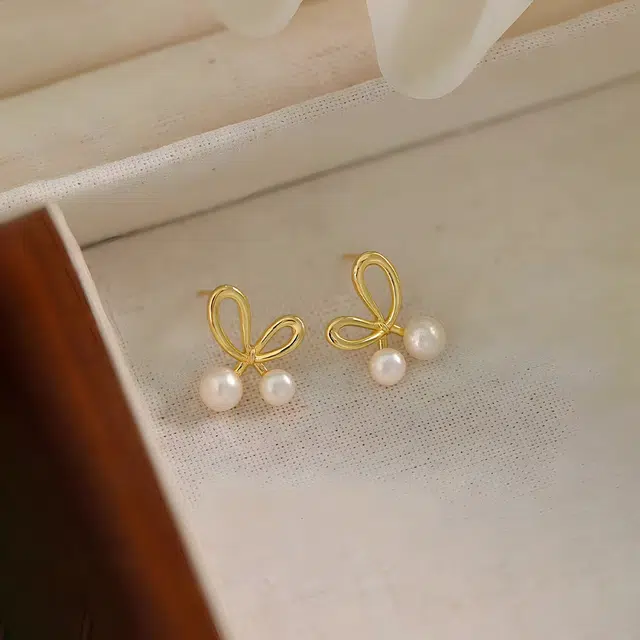 品彩 爱心蝴蝶结 小巧精致 百搭气质轻奢高级感 淡水珍珠 耳钉 女款