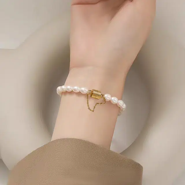 品彩 满天星 磁吸简约 轻奢高级感淡水珍珠  手链 女款