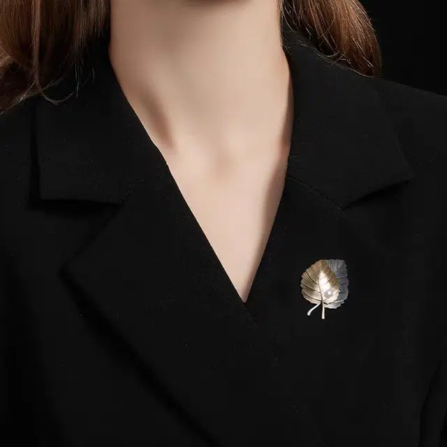 品彩树叶高档轻奢时尚大气大衣西装配饰 淡水珍珠 胸针  女款