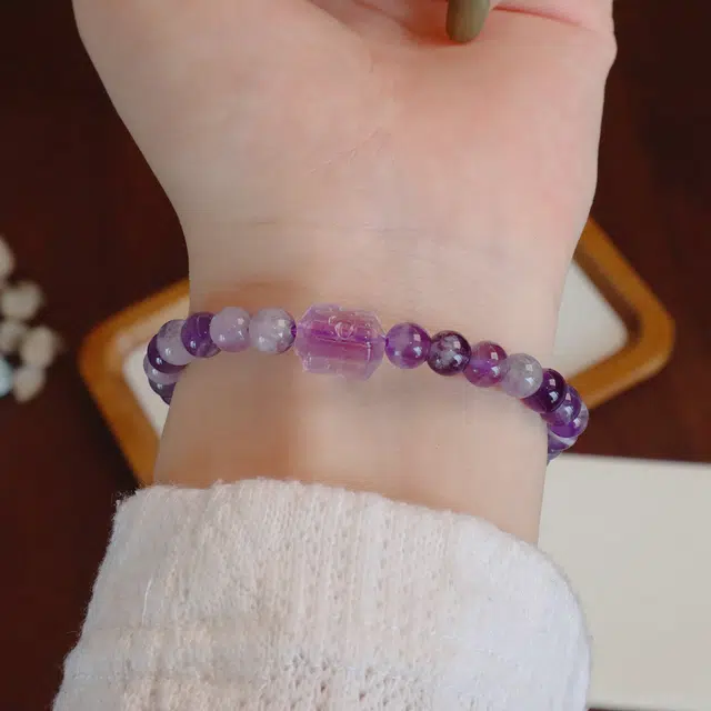 品彩 轻奢高级感 气质时尚 简约百搭 精致 好运 诸事顺利 事业有成 前程似锦 紫水晶 手串 女款