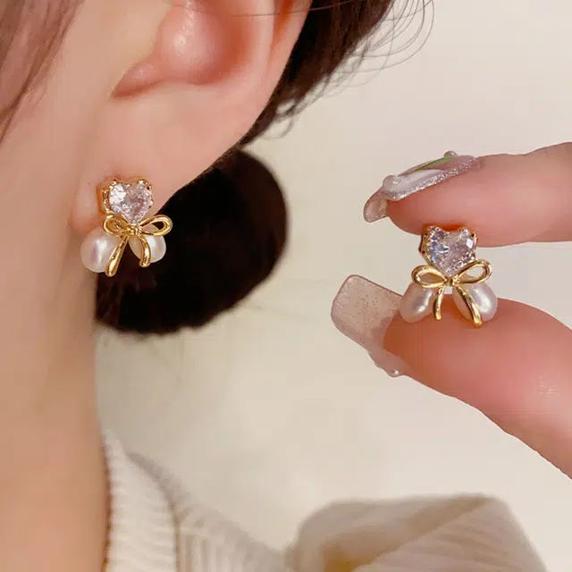 品彩 爱心蝴蝶结银针防过敏 轻奢高级感气质减龄 淡水珍珠 耳钉 女款