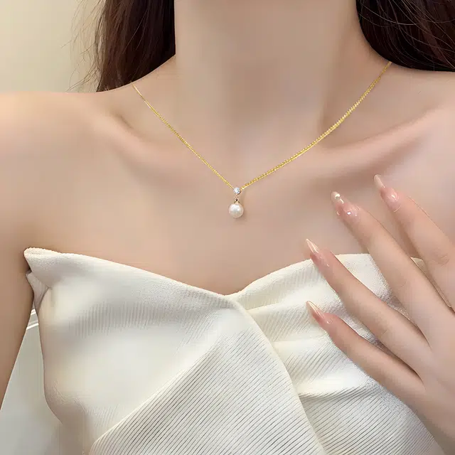 925
