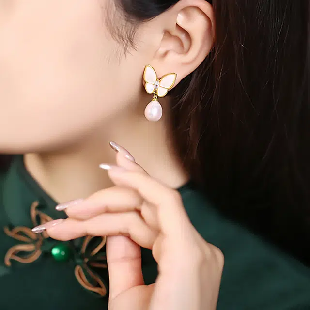品彩 蝴蝶 小众设计感 轻奢精致 淡水珍珠 耳环 女款