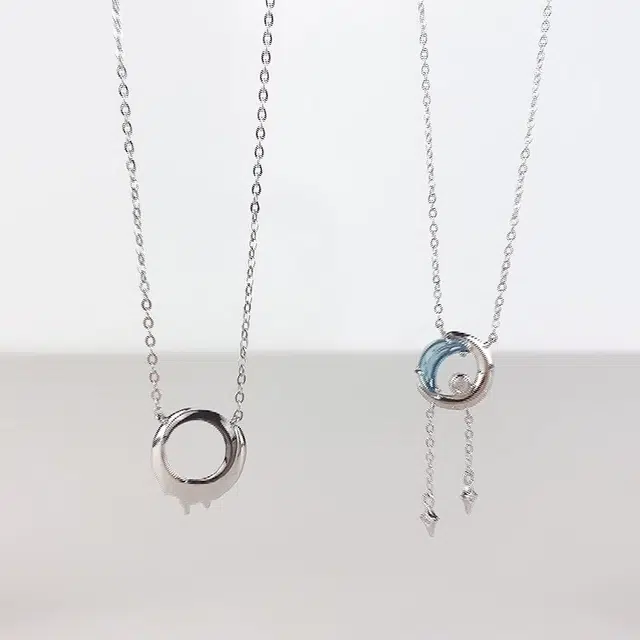 925