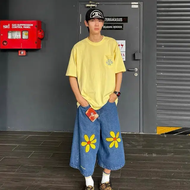 极限涡轮 美式街头小花刺绣多巴胺直筒阔腿休闲百搭七分裤夏季牛仔短裤 男女同款
