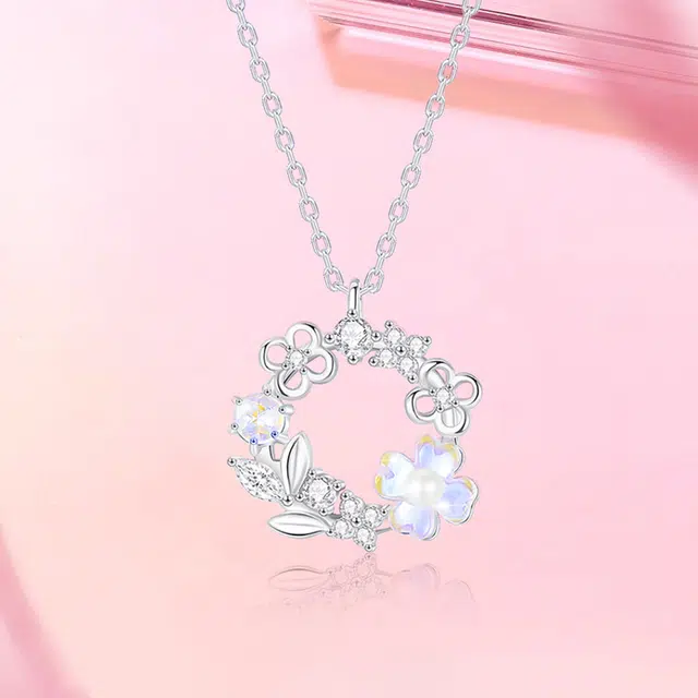 925