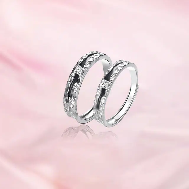 925