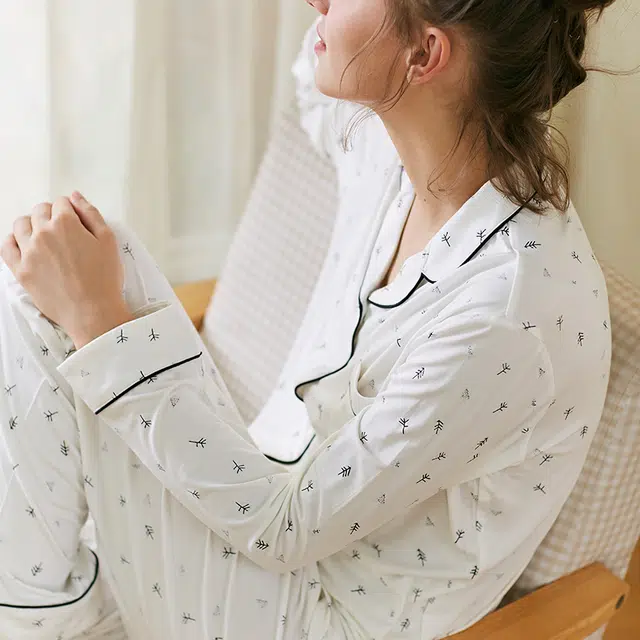弗利少女 亲肤棉质印花舒透气春秋家居服 长袖睡衣套装 女款 白色