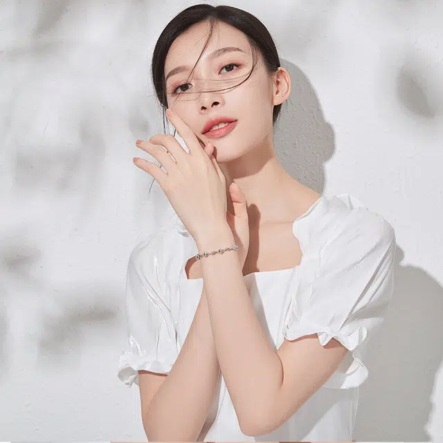 S925
