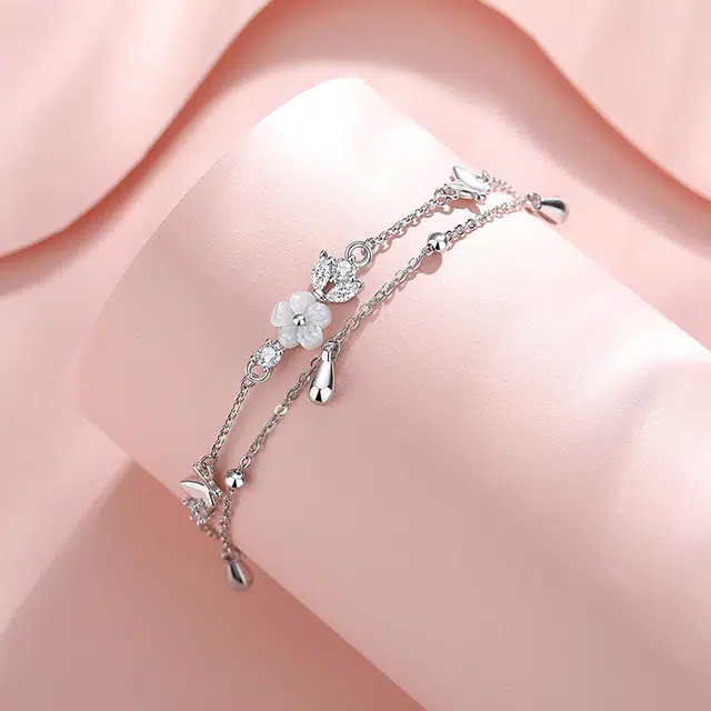 925