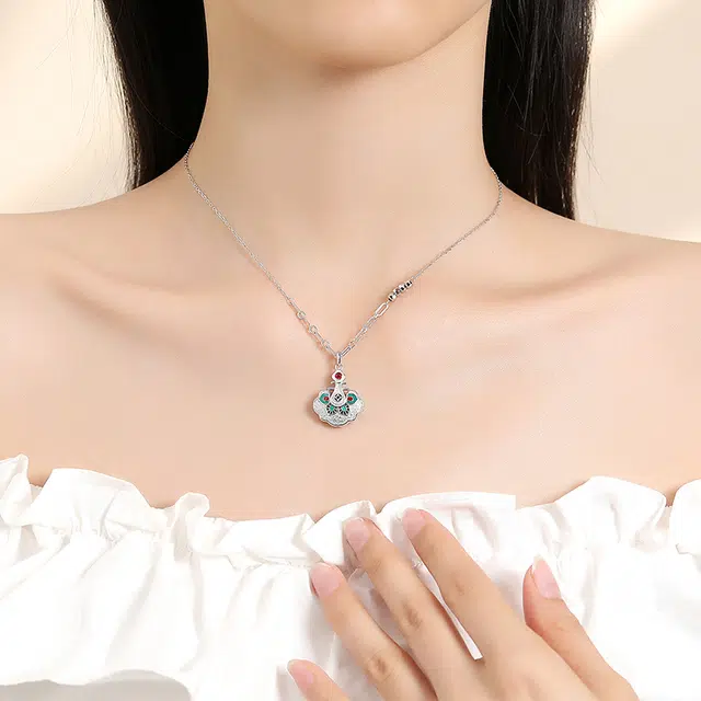 S925