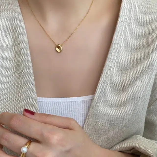 925