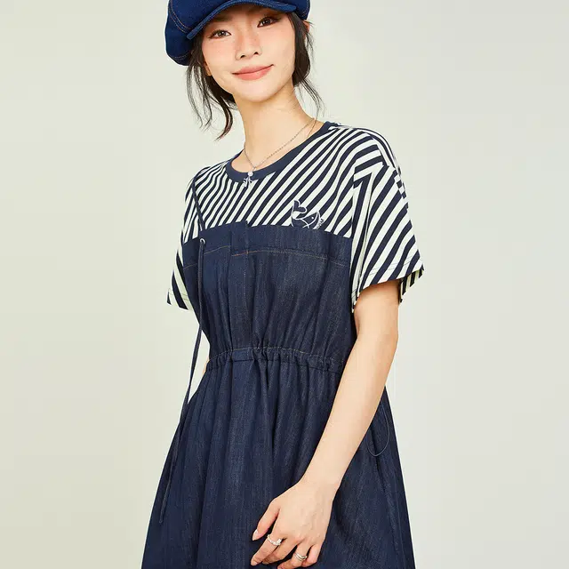 木果果木 时尚复古假两件条纹拼接牛仔短袖连衣裙 女款
