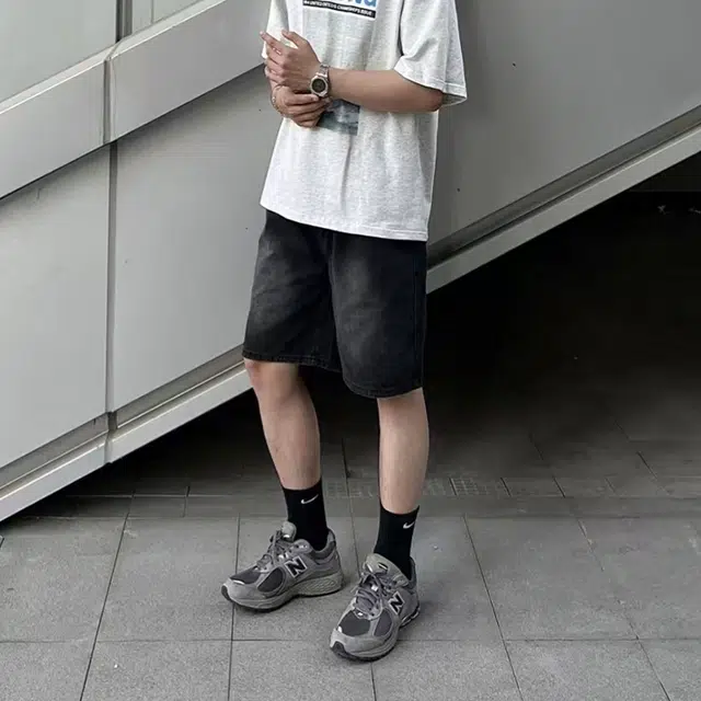 捷帕 时尚港风复古水洗做旧简约基础款抽绳松紧腰设计五分裤美式潮牌宽松垂感日常休闲通勤百搭牛仔短裤 男女同款