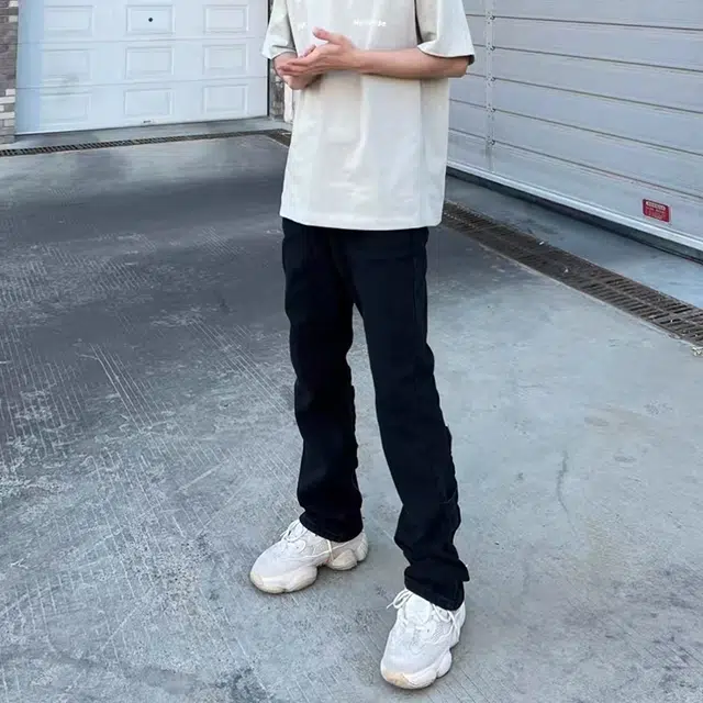 捷帕 美式高街潮牌复古做旧裤脚拉链装饰设计纯色简约基础款休闲通勤日常百搭中腰直筒牛仔裤 男女同款