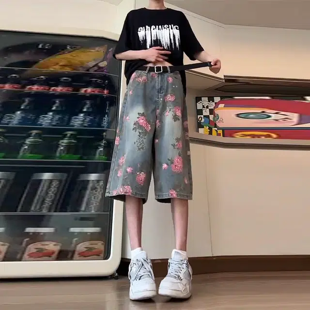 捷帕 美式高街花卉满印五分裤痞帅高级感小众时尚潮牌玫瑰花弯刀复古水洗做旧宽松中腰通勤休闲百搭牛仔短裤 男女同款