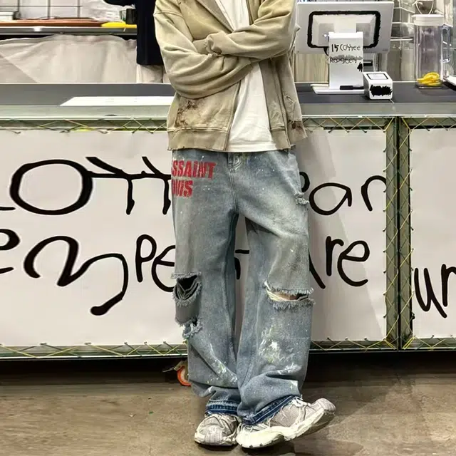 捷帕 美式高街复古小众时尚涂鸦泼墨不规则勾丝破洞设计长裤痞帅炸街字母印花图案水洗做旧宽松中腰直筒休闲百搭牛仔裤 男女同款